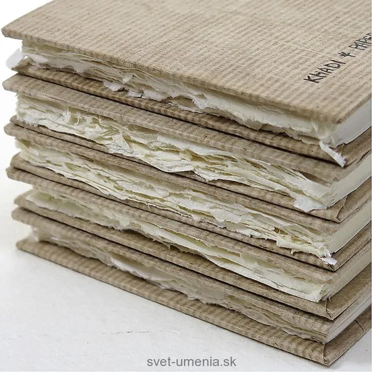Skicár  21 x 25 cm Khadi HARDBACK, zrnitý, 210g, 32 strán