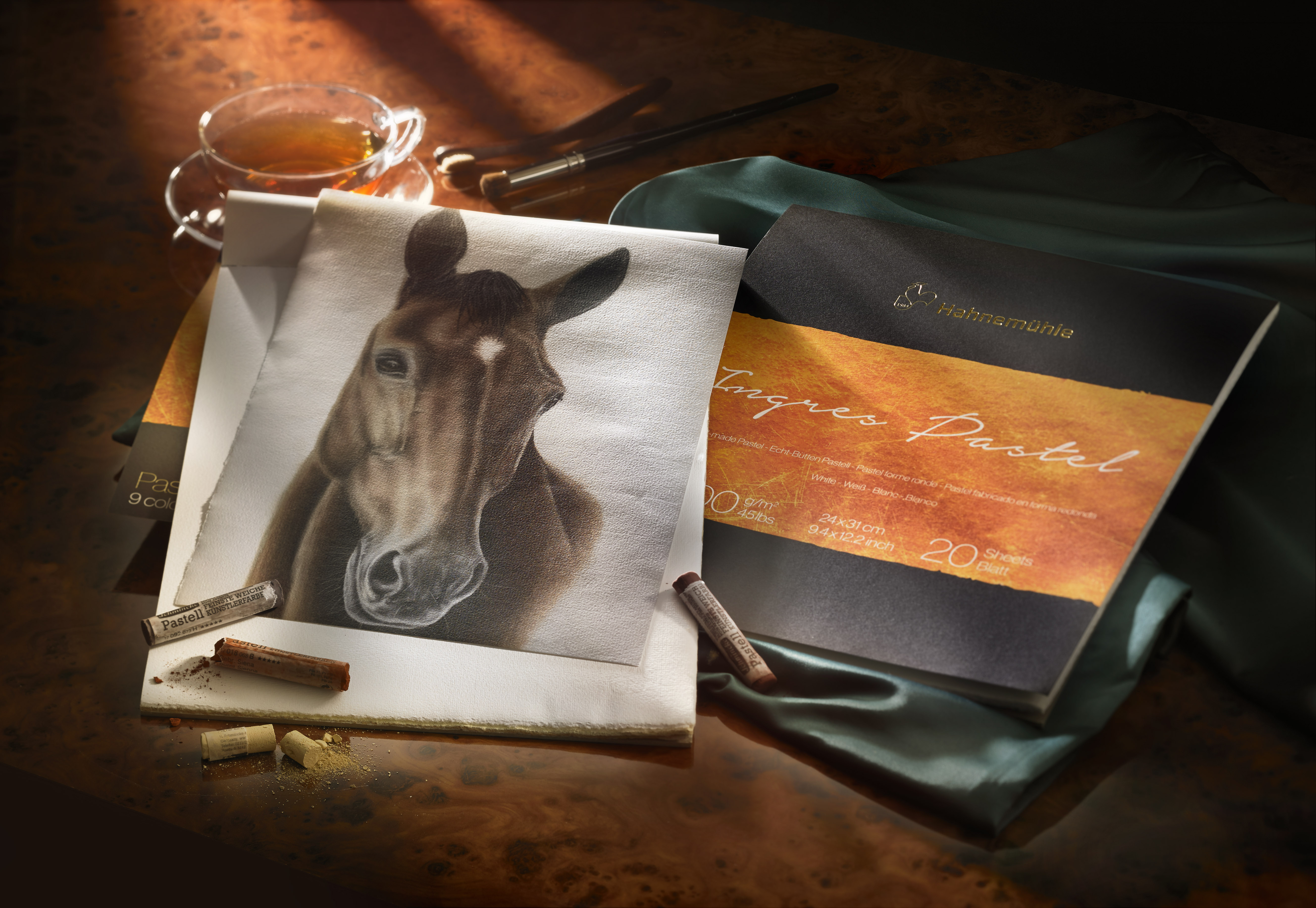 Skicár 30 x 40cm na pastel Ingres Hahnemuhle - 9 farieb, lepená väzba, 100g/m2, 20 listov