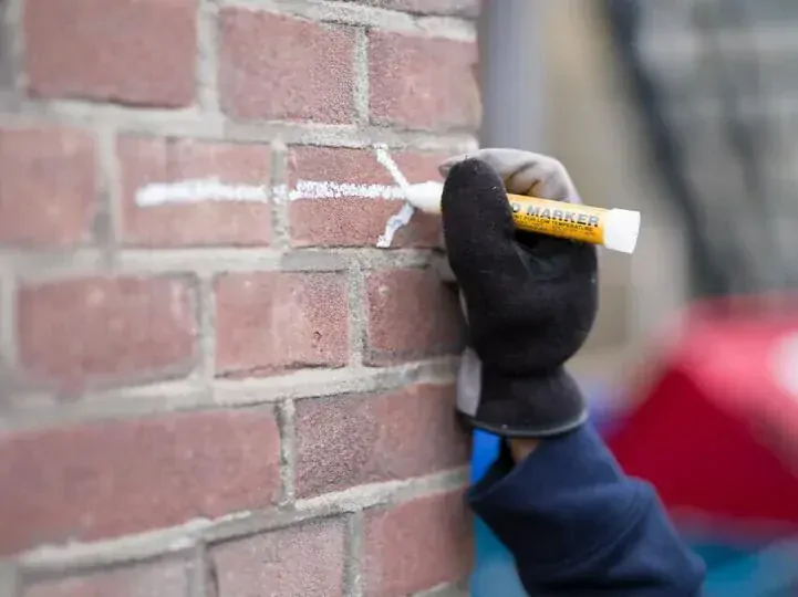 Voskový popisovač SOLID MARKER SAKURA - nezmazateľný