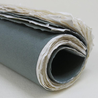 Skicár A3 Khadi ROLL UP BOOK - biely, stredne zrnitý papier, 100g, 38 strán